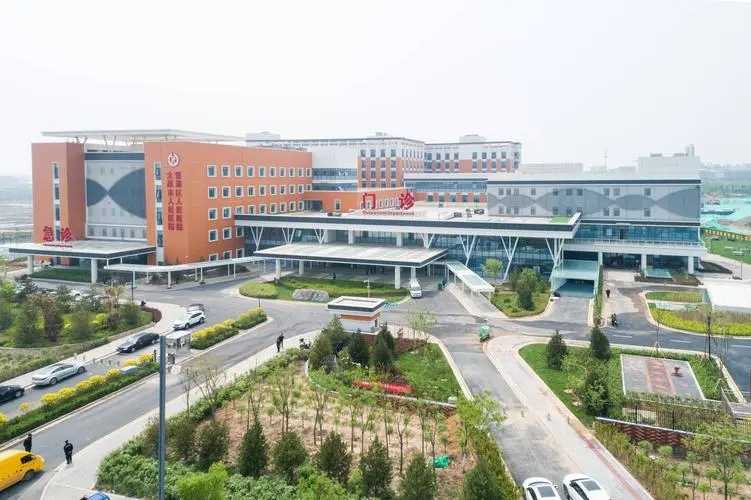 太原市人民醫(yī)院遷建工程二期住院樓主體結(jié)構(gòu)順利封頂
